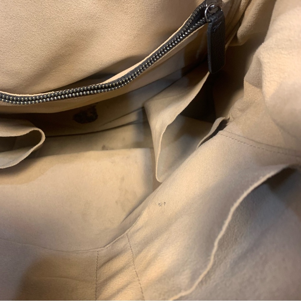 DAAME USA Large Pebbled Leather Laptop Crossbody Bag - Picture 13 of 16